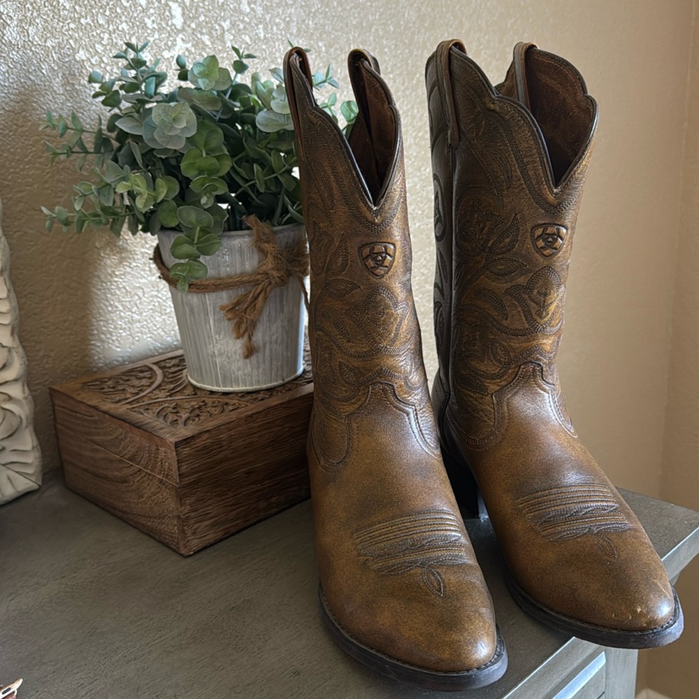 Ariat Women's Heritage Western Performance Boots - Round Toe